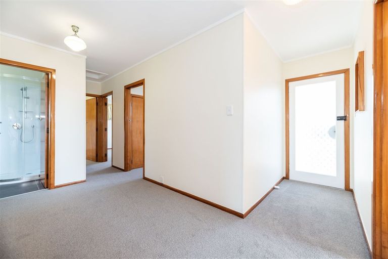 Photo of property in 41 Sunnyside Road, Sunnyvale, Auckland, 0612