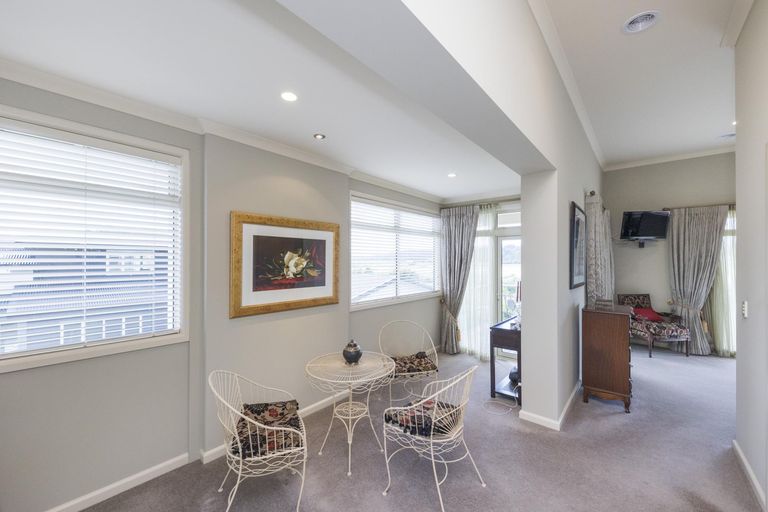 Photo of property in 7 Fairway Grove, Hokowhitu, Palmerston North, 4410