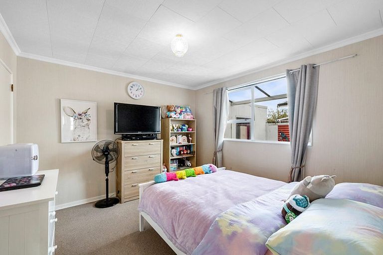 Photo of property in 145 Mangorei Road, Merrilands, New Plymouth, 4312