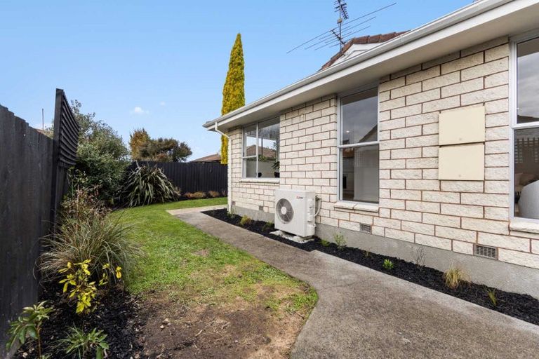 Photo of property in 1/40a Chipping Lane, Redwood, Christchurch, 8051
