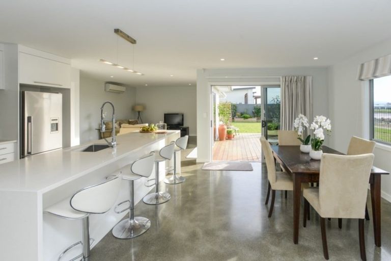 Photo of property in 33 Aparima Place, Awatoto, Napier, 4110