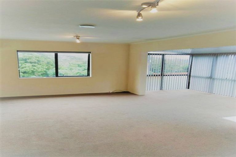 Photo of property in 2/51 Park Road, Glenfield, Auckland, 0629