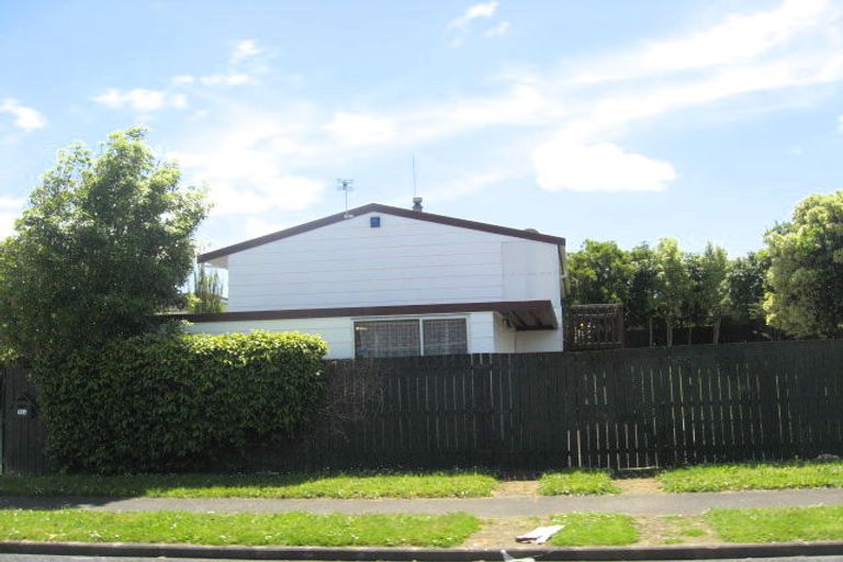 Photo of property in 1/16 Maplesden Drive, Clendon Park, Auckland, 2103