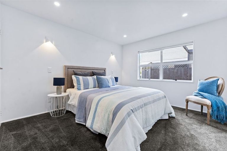 Photo of property in 2/7 Seine Road, Forrest Hill, Auckland, 0620