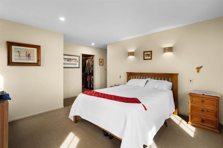 Photo of property in 12 Chateau Drive, Burnside, Christchurch, 8053