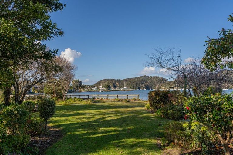 Photo of property in 96 Albert Street, Whitianga, 3510