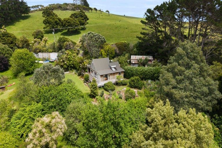 Photo of property in 2447 Port Waikato-waikaretu Road, Waikaretu, Tuakau, 2695
