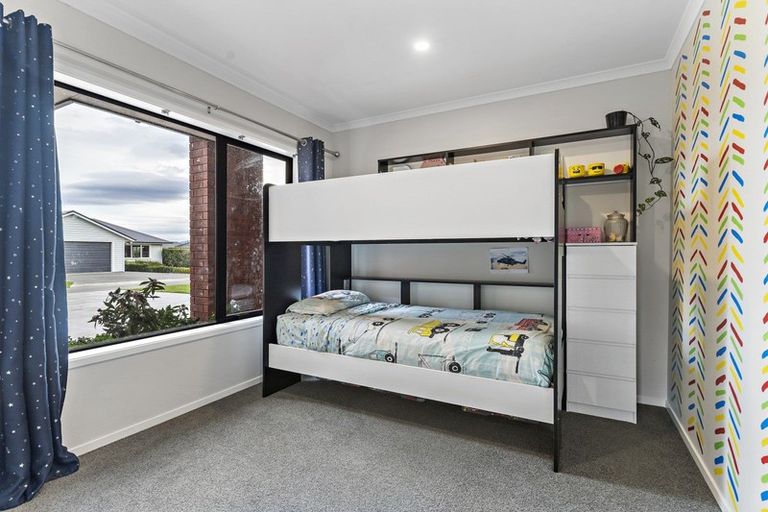 Photo of property in 4 Routhan Way, Carterton, 5713