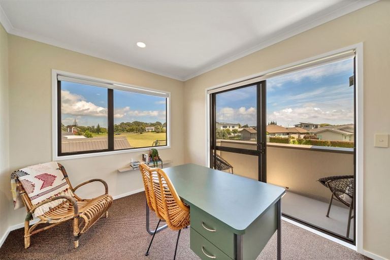 Photo of property in 9 Sampson Avenue, Waiwhakaiho, New Plymouth, 4312