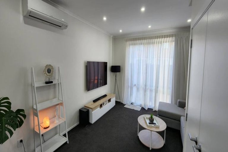 Photo of property in 11 Josland Lane, Wallaceville, Upper Hutt, 5018