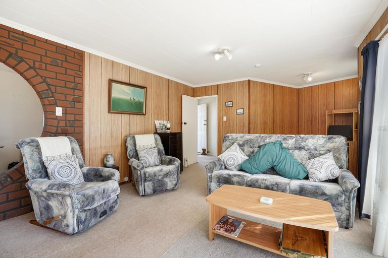 Photo of property in 8 Purdie Place, Milson, Palmerston North, 4414