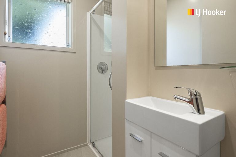 Photo of property in 42 Glendevon Place, Vauxhall, Dunedin, 9013