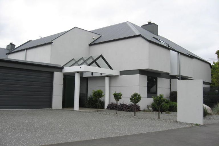 Photo of property in 25 Clyde Road, Upper Riccarton, Christchurch, 8041
