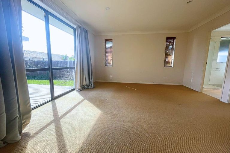 Photo of property in 12 Lansell Drive, East Tamaki Heights, Auckland, 2016