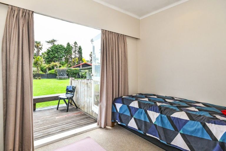 Photo of property in 2 Hillcrest Grove, Hillpark, Auckland, 2102