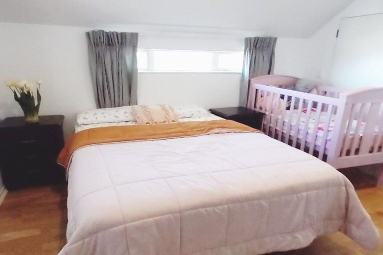 Photo of property in 107 Ashton Fitchett Drive, Brooklyn, Wellington, 6021