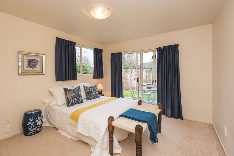 Photo of property in 9a Shaftesbury Street, Avonhead, Christchurch, 8042