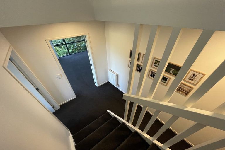 Photo of property in 6 Castle Crescent, Stokes Valley, Lower Hutt, 5019