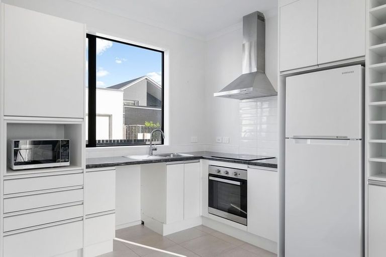 Photo of property in 24 Frank Gill Road, Hobsonville, Auckland, 0616