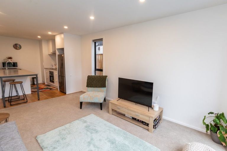 Photo of property in 11/27 Main Road, Wainuiomata, Lower Hutt, 5014