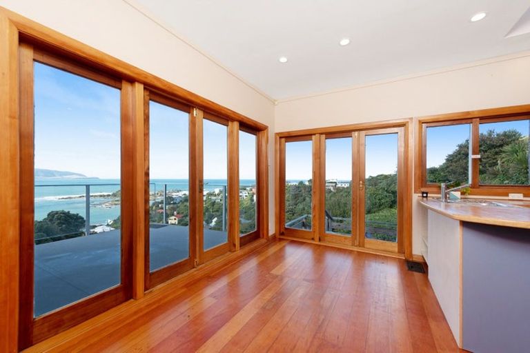 Photo of property in 19 Oku Street, Island Bay, Wellington, 6023