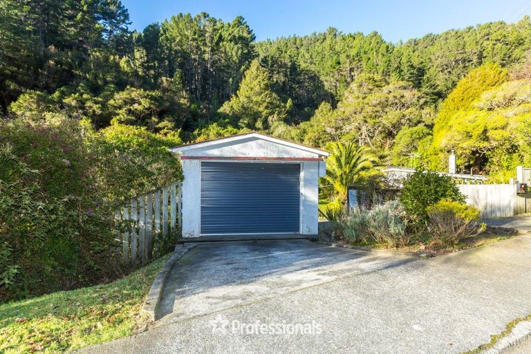 Photo of property in 49 Elmslie Road, Pinehaven, Upper Hutt, 5019