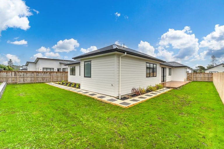 Photo of property in 9 Cutfield Lane, Kumeu, 0810