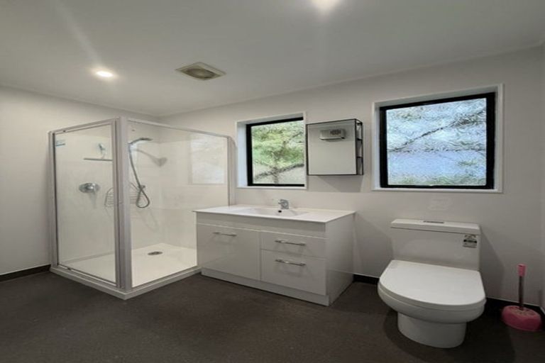 Photo of property in 5 Westra View, Tawa, Wellington, 5028