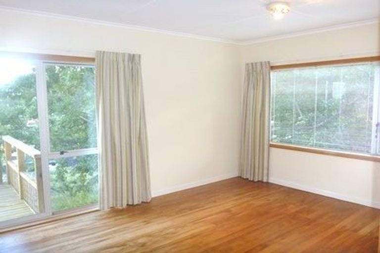 Photo of property in 36 Walter Road, Lowry Bay, Lower Hutt, 5013
