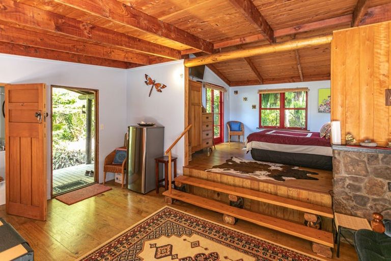 Photo of property in 10 Puriri Place, Tuateawa, Coromandel, 3583