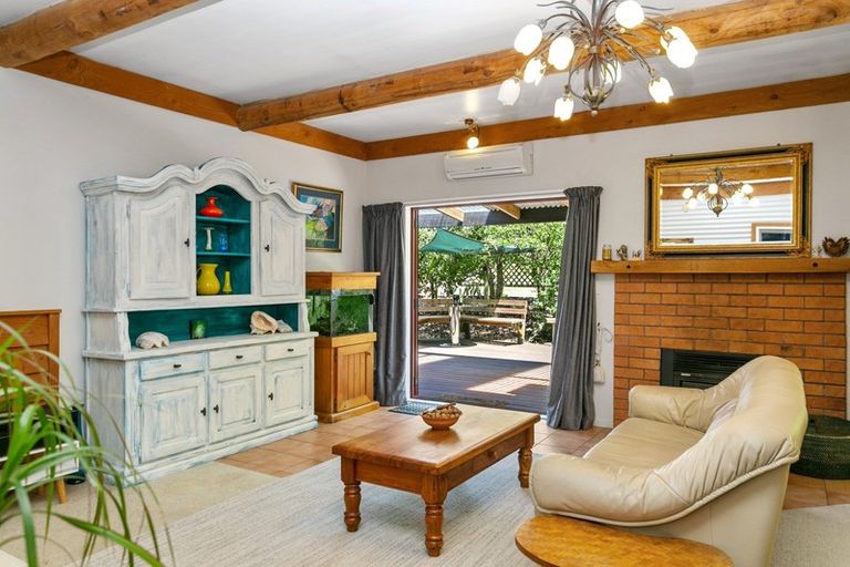 Photo of property in 1/160 Acacia Heights Drive, Acacia Bay, Taupo, 3385