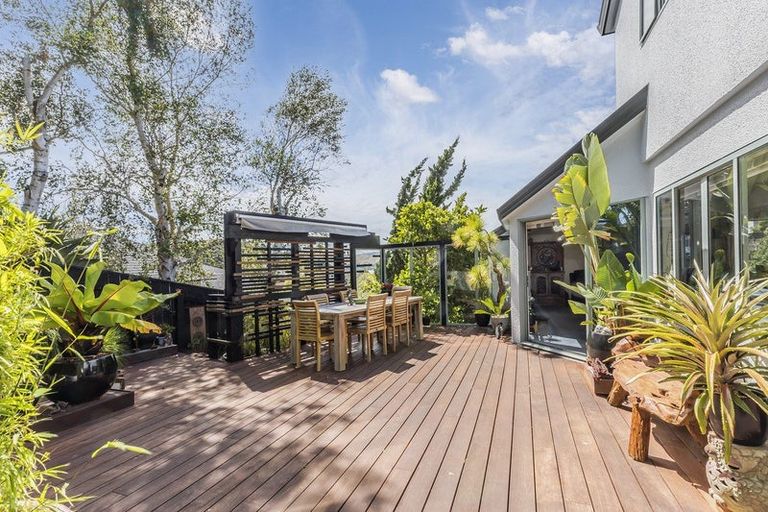 Photo of property in 15 Eclipse Lane, Whitby, Porirua, 5024