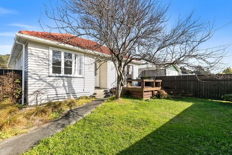 Photo of property in 62 Main Road, Wainuiomata, Lower Hutt, 5014