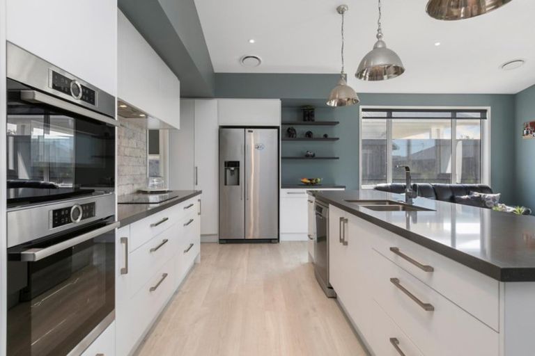 Photo of property in 11 Saint Thomas Avenue, Pyes Pa, Tauranga, 3112