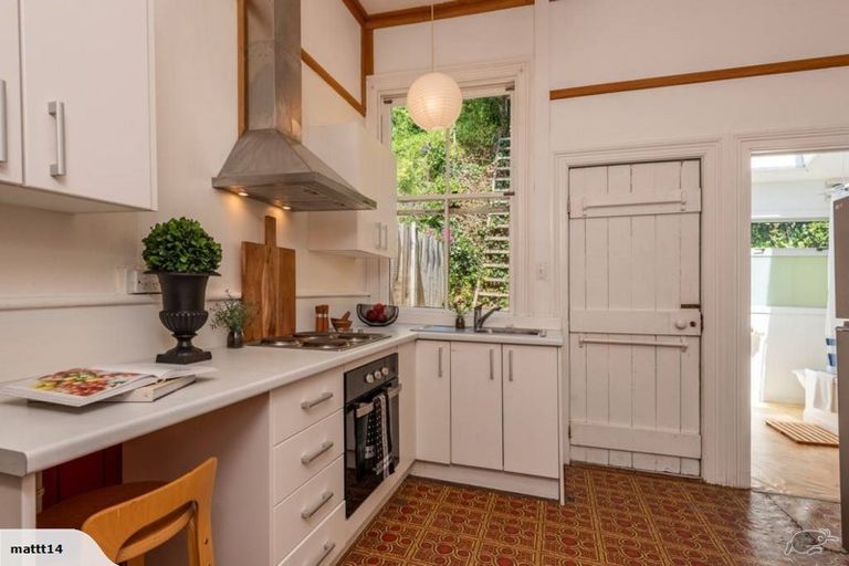 Photo of property in 5 Mcintyre Avenue, Mount Victoria, Wellington, 6011