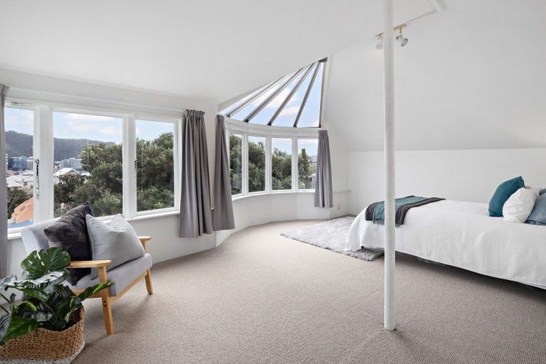 Photo of property in 6 Doctors Common, Mount Victoria, Wellington, 6011