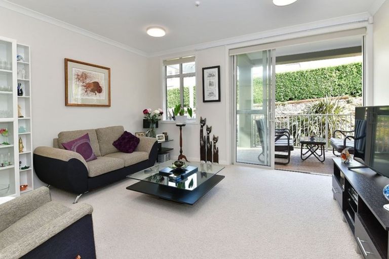 Photo of property in 20 Rewa Rewa Lane, Orewa, 0931