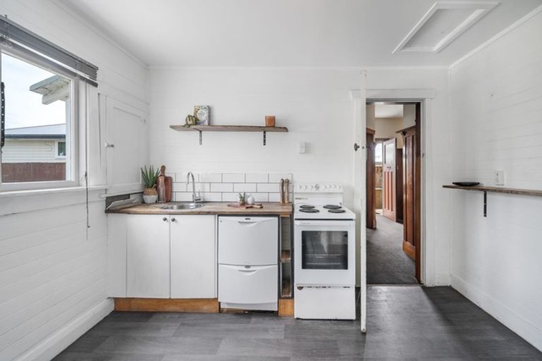 Photo of property in 15 Hargood Street, Woolston, Christchurch, 8062