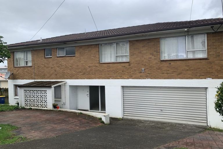 Photo of property in 1 Royal Road, Massey, Auckland, 0614