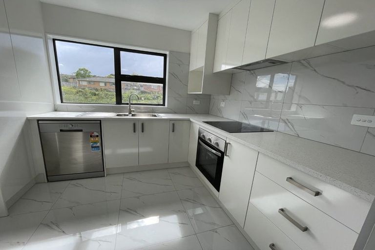Photo of property in 152 Triangle Road, Massey, Auckland, 0614