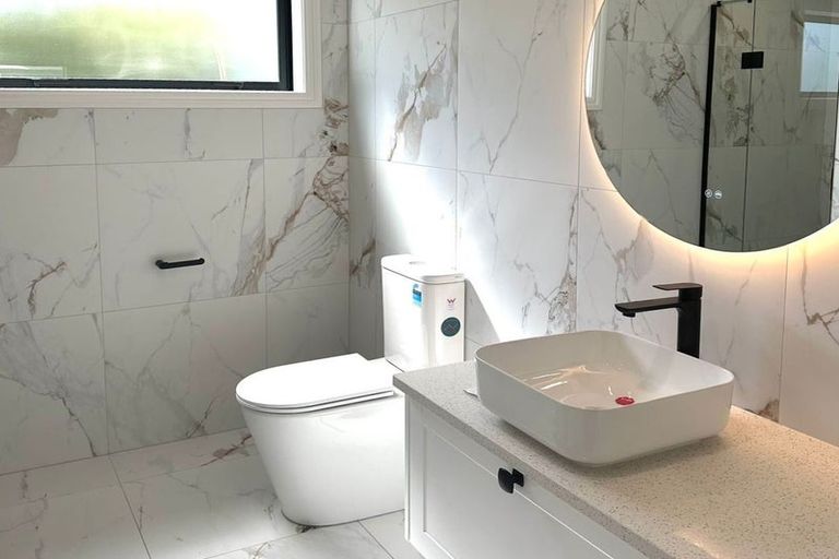 Photo of property in 17b Artesia Close, Shamrock Park, Auckland, 2016