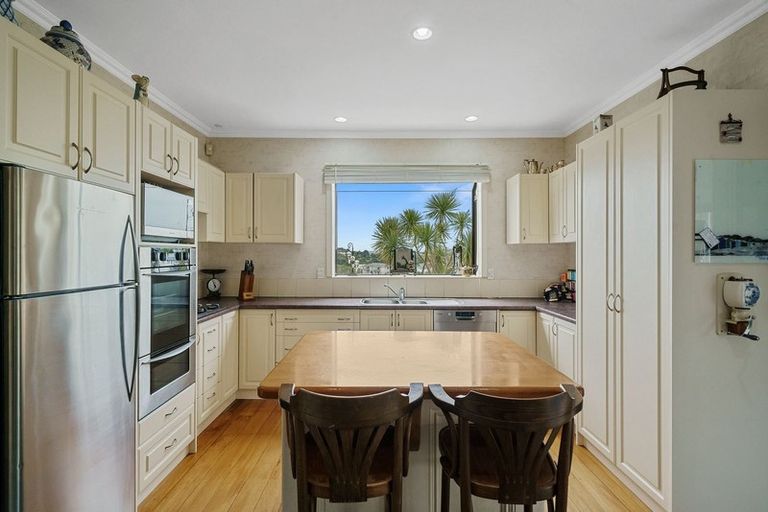 Photo of property in 38 Handyside Street, Tawa, Wellington, 5028