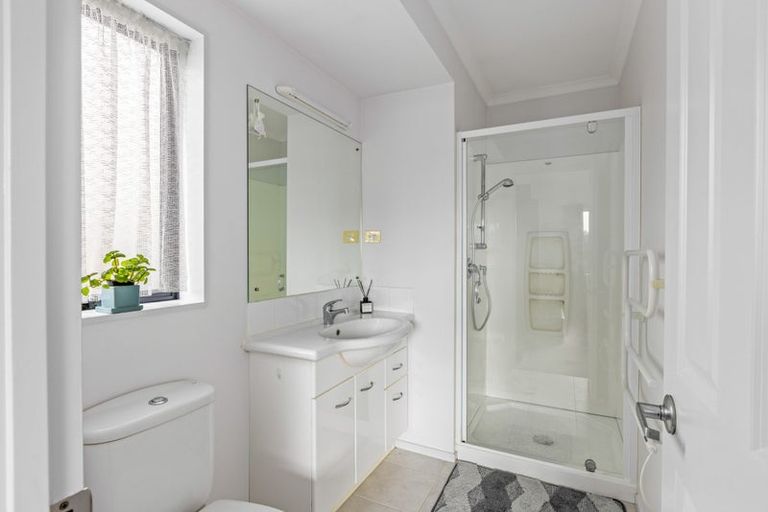 Photo of property in 7a Barberry Lane, Te Atatu Peninsula, Auckland, 0610