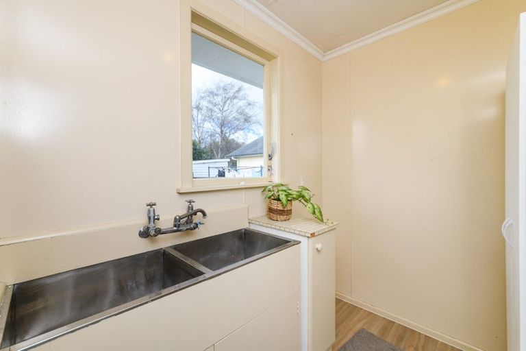 Photo of property in 5 Acacia Street, Kelvin Grove, Palmerston North, 4414
