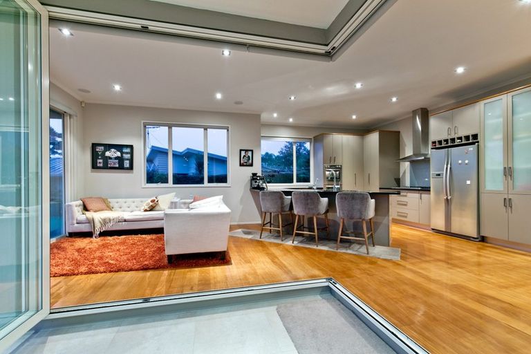 Photo of property in 12 Thomas Hunter Lane, Greenhithe, Auckland, 0632