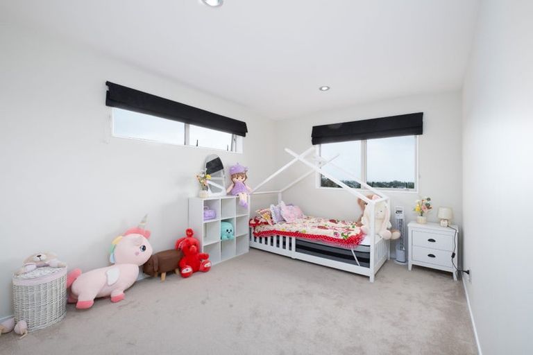Photo of property in 140 Keri Vista Rise, Papakura, 2110