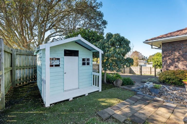 Photo of property in 1/3 Tyrian Close, Half Moon Bay, Auckland, 2012