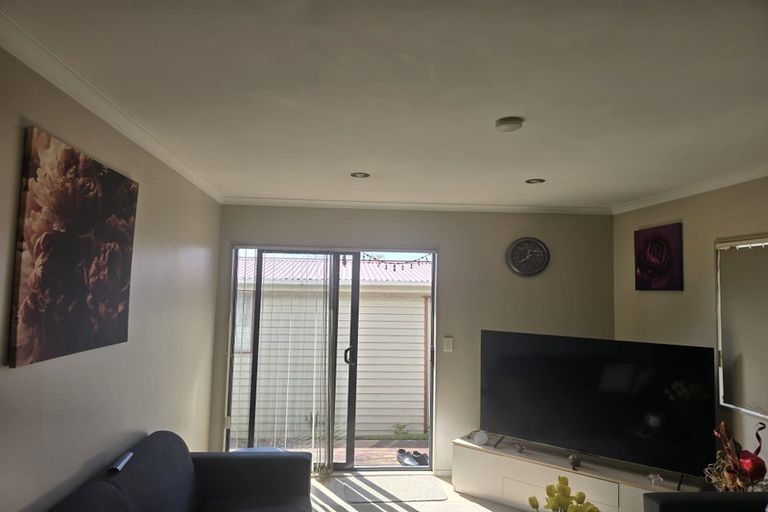 Photo of property in 85 Cobham Crescent, Kelston, Auckland, 0602