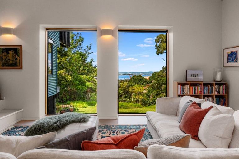 Photo of property in 60 Palmerston Road, Birkenhead, Auckland, 0626