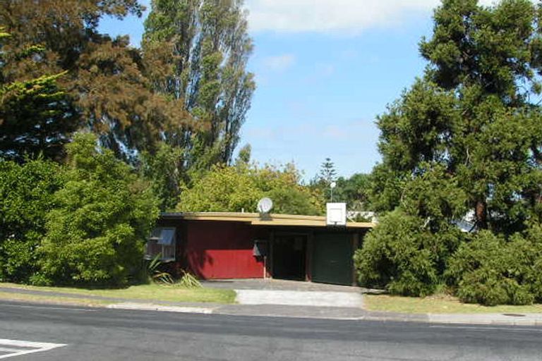 Photo of property in 40 Richards Avenue, Forrest Hill, Auckland, 0620